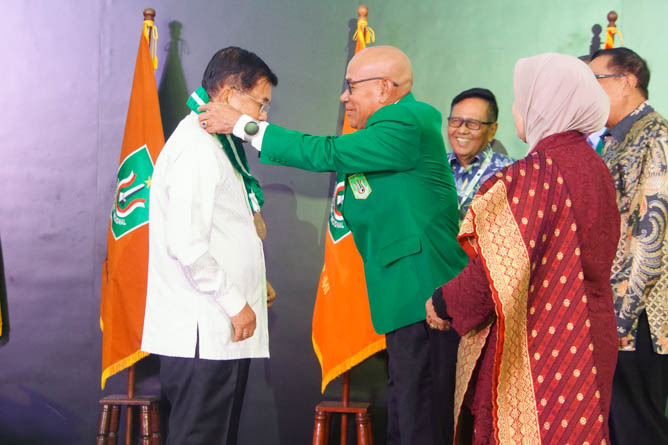 Digelari Warga Kehormatan, JK Bicara Pendidikan Ciptakan SDM Unngul