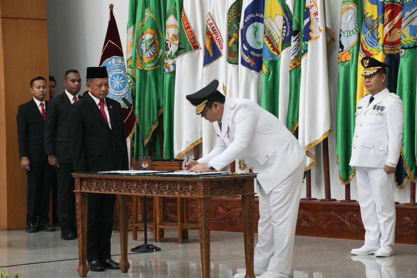 Mendagri Tito Lantik Penjabat Gubernur DKI Jakarta dan Papua Tengah