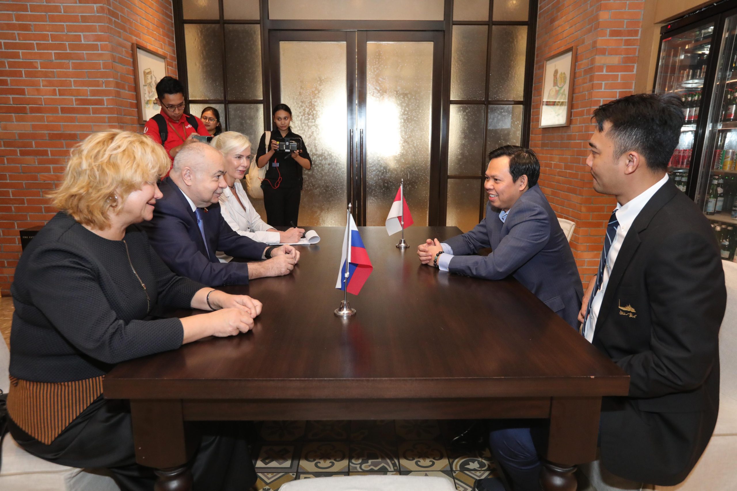 Bertemu Utusan Rusia, Ketua DPD RI Bahas Kerjasama Strategis Pertahanan Hingga Pertanian