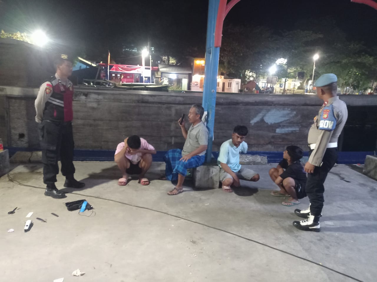 Polsek Kepulauan Seribu Utara Laksanakan Patroli Malam Imbau Remaja Tidak Terlibat Tawuran