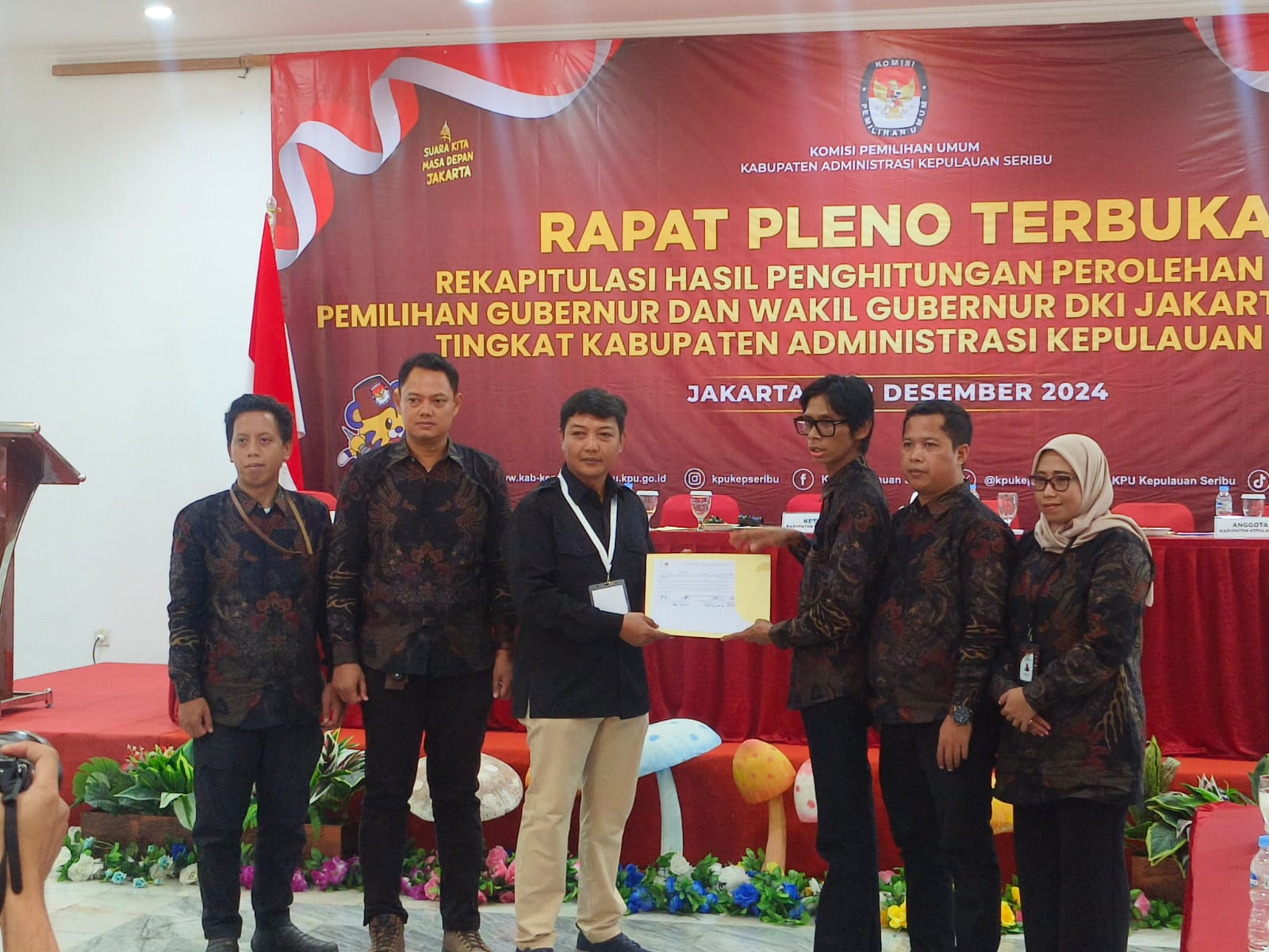 Kabag Ops Polres Kepulauan Seribu Hadiri Rapat Pleno Rekapitulasi Suara Pilgub DKI Jakarta 2024