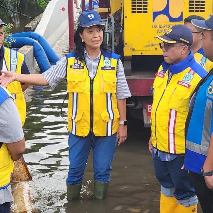 Curah Hujan dan Banjir Rob Genangi Tol Sedyatmo Arah Bandara Soekarno-Hatta