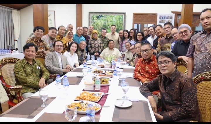 Prabowo Ngobrol Bareng Pimpinan Redaksi Media ke Hambalang, Bahas Berbagai Isu Berkembang