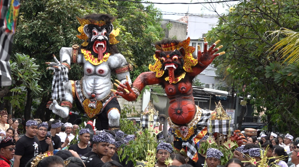 Perayaan Nyepi: Ogoh-Ogoh “Wisnu Murti” Diarak Walikota Bersama 2.000 Umat Hindu Kota Bekasi