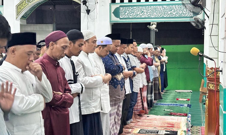Ratusan Warga Binaan Khusyuk Menjalani Sholat Tarawih dan Tadurus