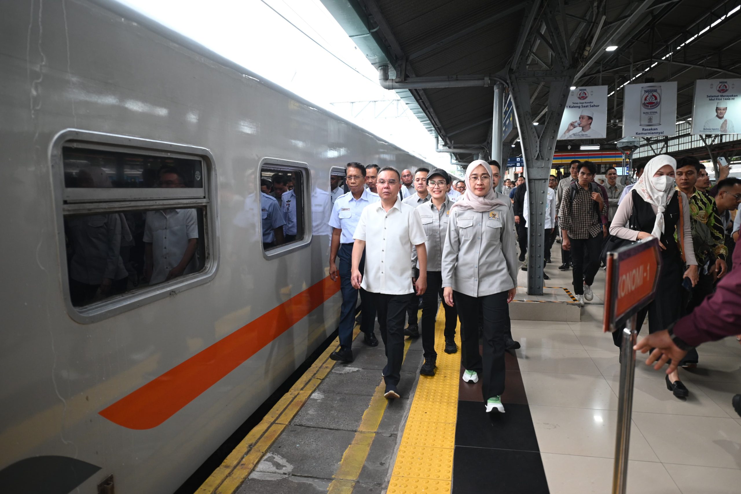 Jelang Mudik Lebaran 2025, Pimpinan DPR RI Sidak Stasiun Pasar Senen