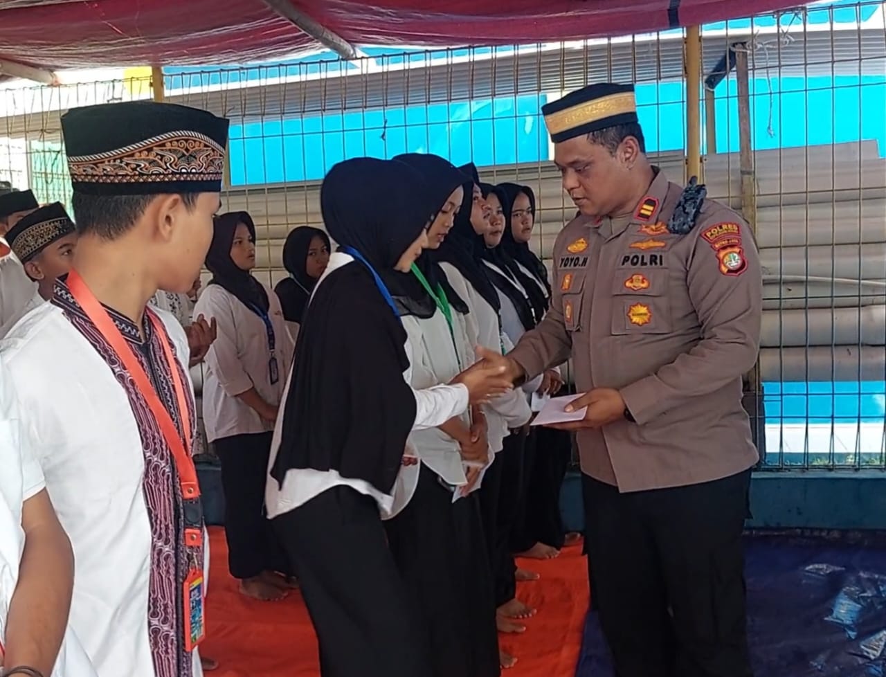 Polsek Kepulauan Seribu Utara Santuni Anak Yatim di Pulau Harapan, Wujud Polisi Baik dan Humanis