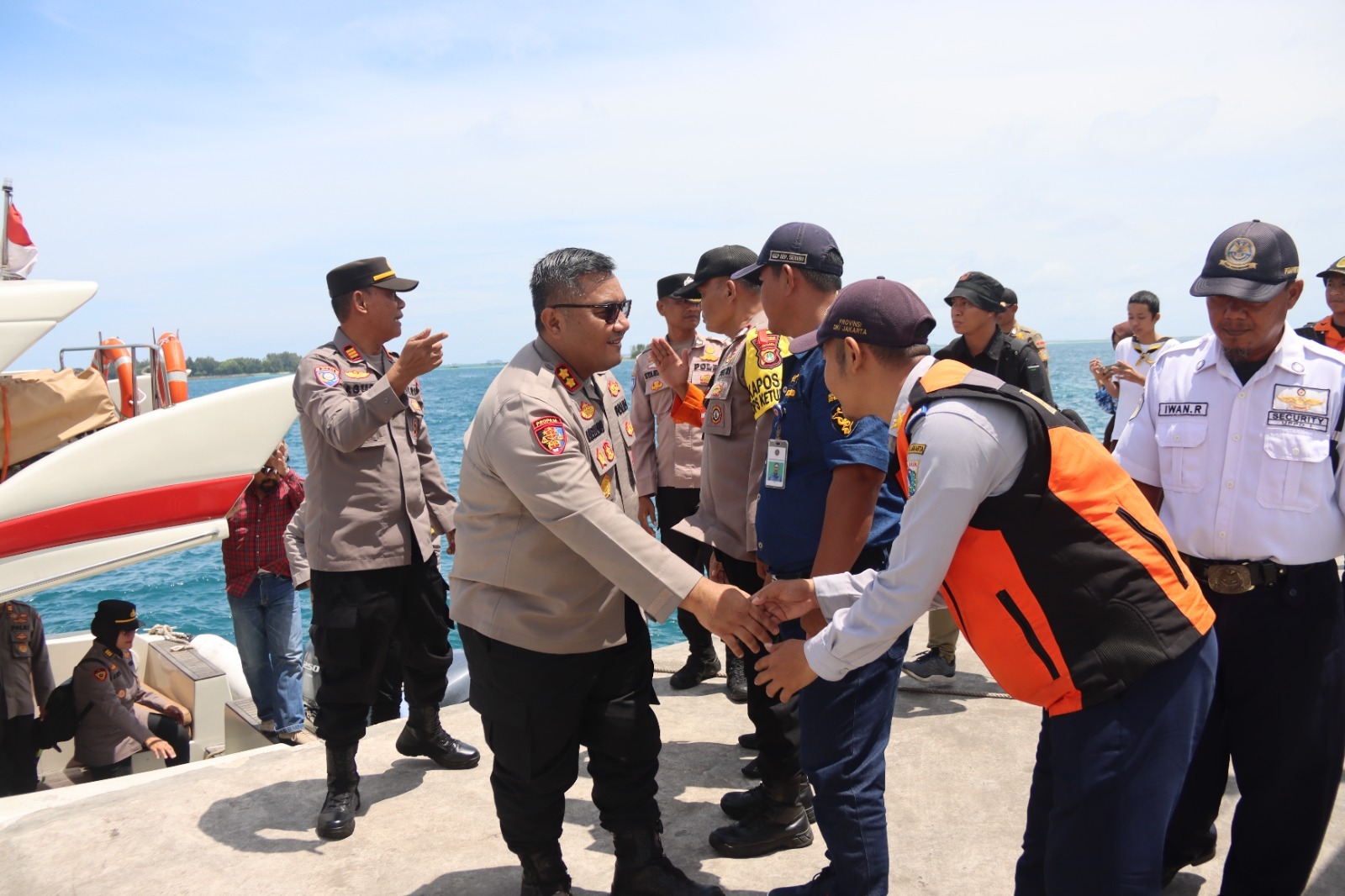 Lebaran Kedua, Kapolres Kepulauan Seribu Pantau Langsung Arus Mudik dan Kunjungan Wisatawan