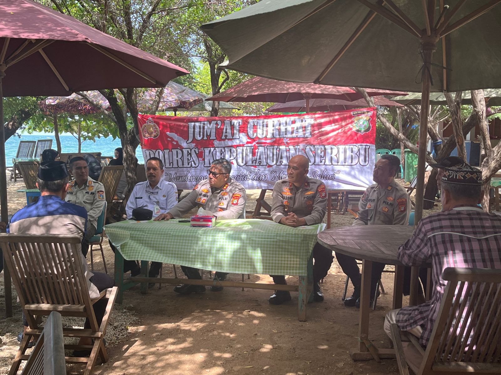 Kapolres Kepulauan Seribu Gelar Jumat Curhat di Pulau Kelapa, Ajak Warga Aktif Jaga Kamtibmas