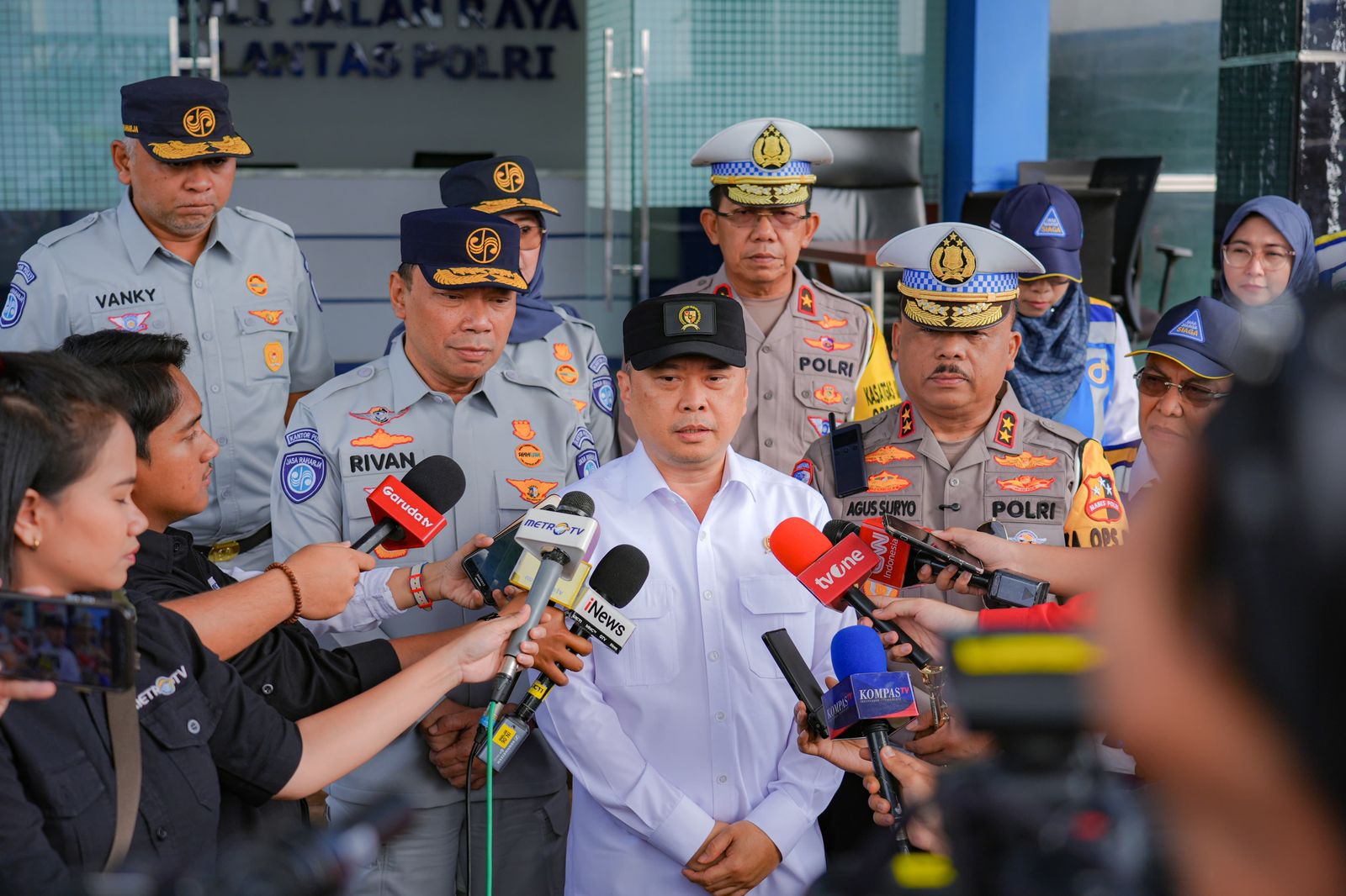 Menhub, Kakorlantas dan Stakeholder Resmi Tutup Sistem One Way Nasional Arus Balik Lebaran 2025