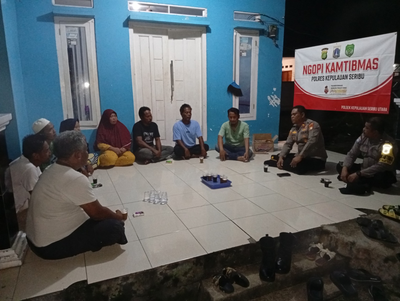 Kapolsek Kepulauan Seribu Utara Iptu Yoyo Hidayat Gelar Ngopi Kamtibmas Bersama Warga Pulau Harapan, Ajak Bijak Gunakan Medsos dan Tolak Hoaks