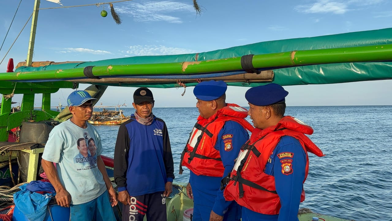Satpolairud Polres Kepulauan Seribu Patroli Laut, Ciptakan Wisata Aman dan Nyaman