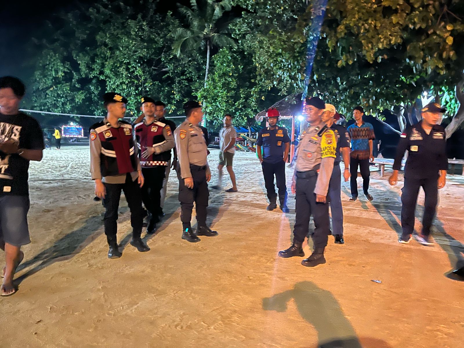 Polsek Kepulauan Seribu Utara Patroli Malam Pastikan Keamanan Rumah Kosong