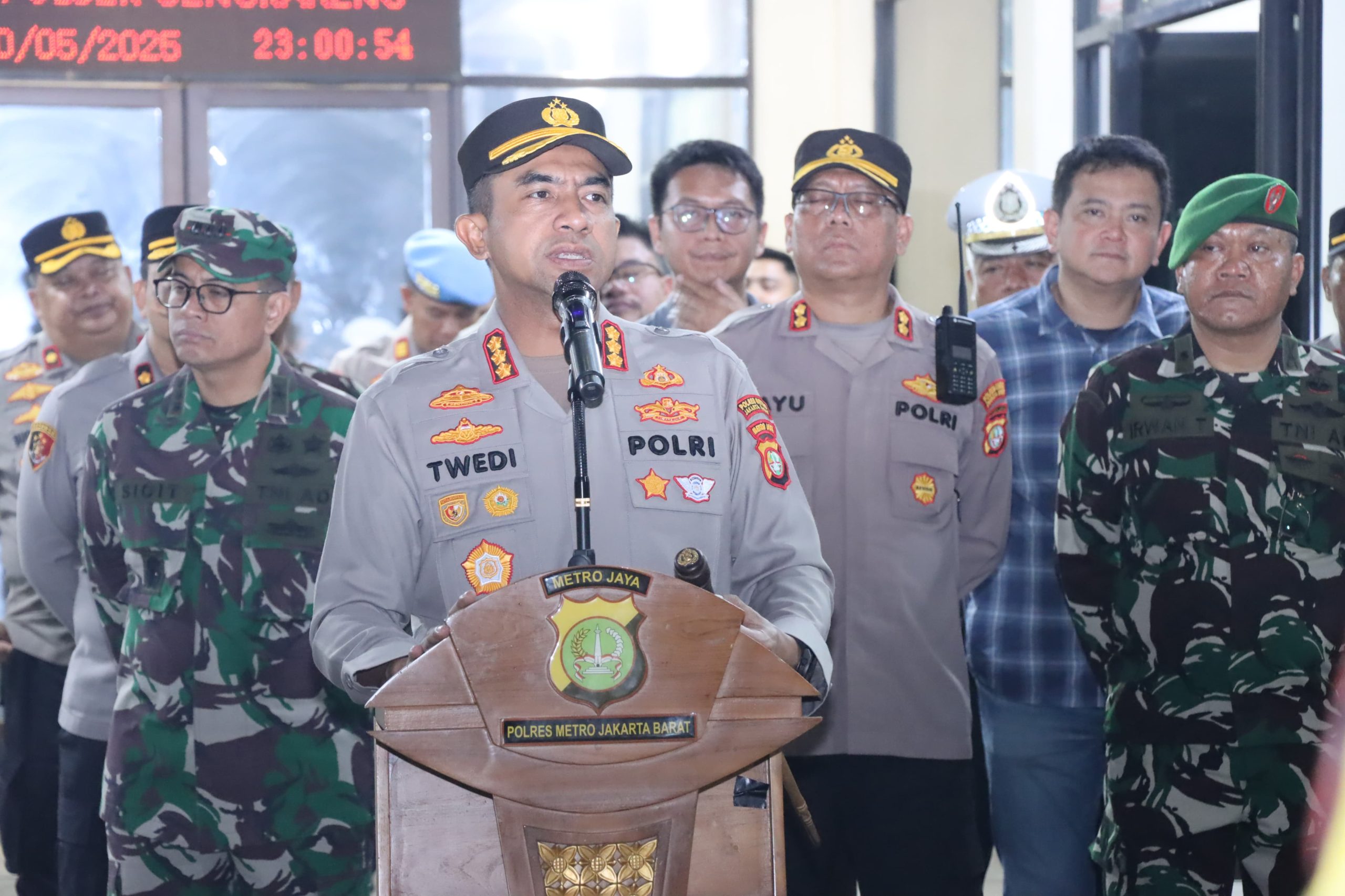 Polres Jakbar dan Tiga Pilar Gencarkan Patroli KRYD dan Operasi Berantas Jaya