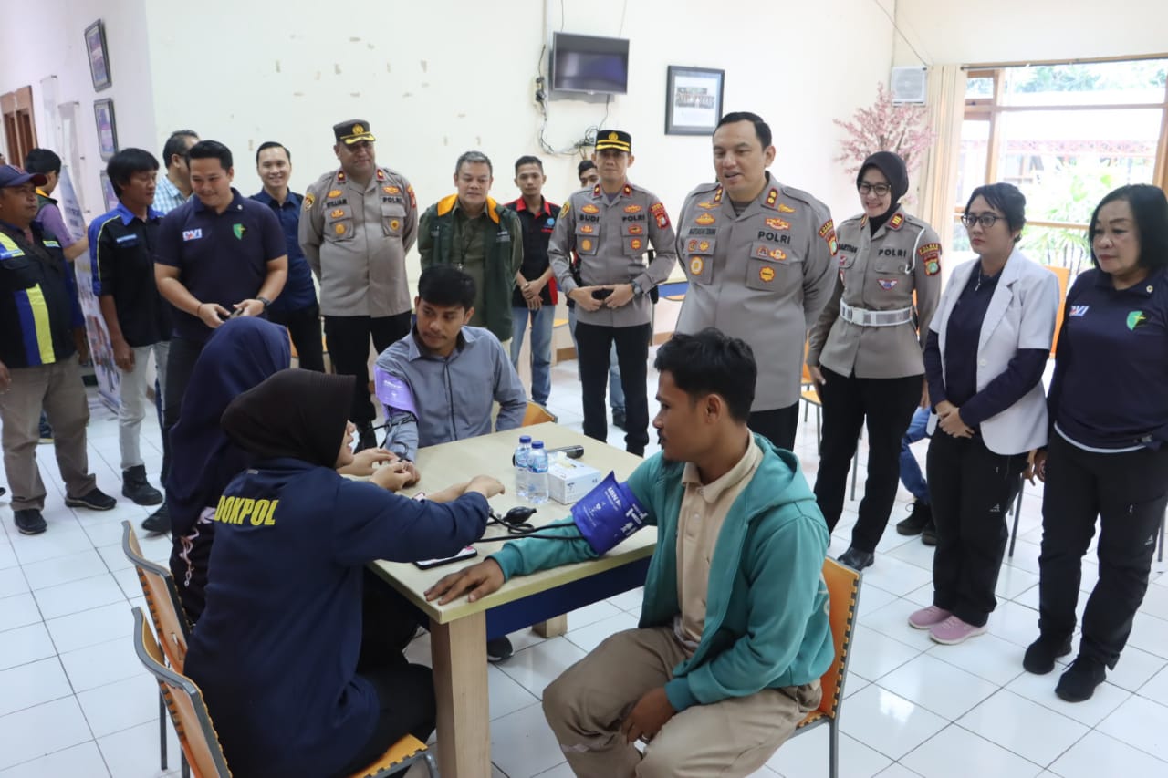Hari Bhayangkara ke 79, Polres Priok Gelar Bakti Sosial dan Bakti Kasehatan, Sopir Jadi Sasaran