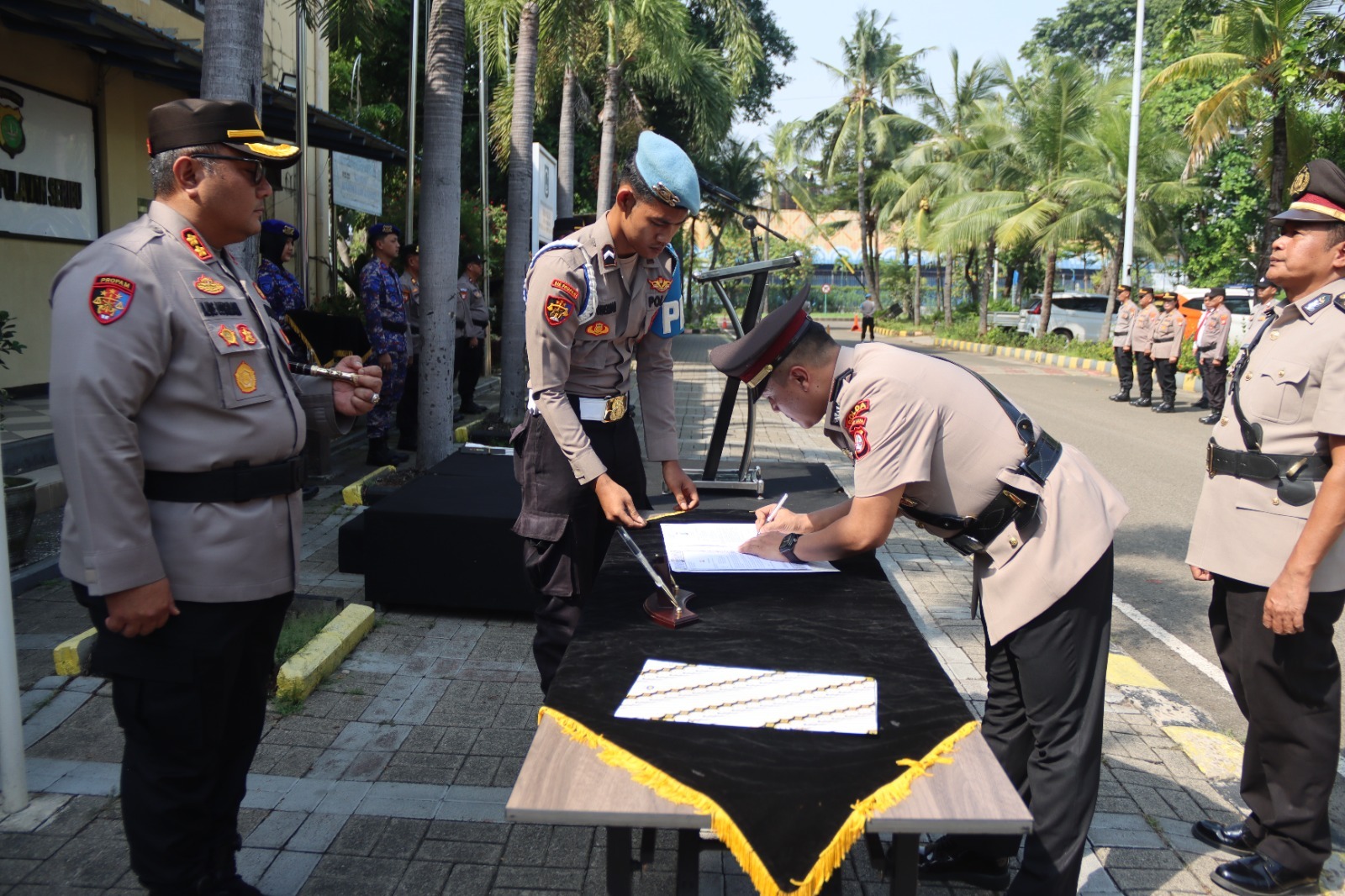 Kapolres Kepulauan Seribu Pimpin Sertijab Kapolsek Kepulauan Seribu Selatan: Iptu Didik Tri Maryanto Gantikan AKP Sanyata Harsono