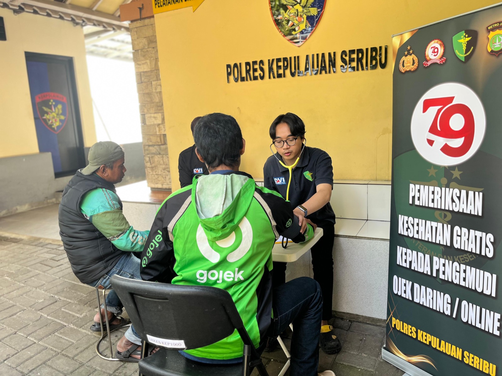 Sambut Hari Bhayangkara ke-79, Pemeriksaan Kesehatan Gratis Digelar untuk Pengemudi Ojek Online