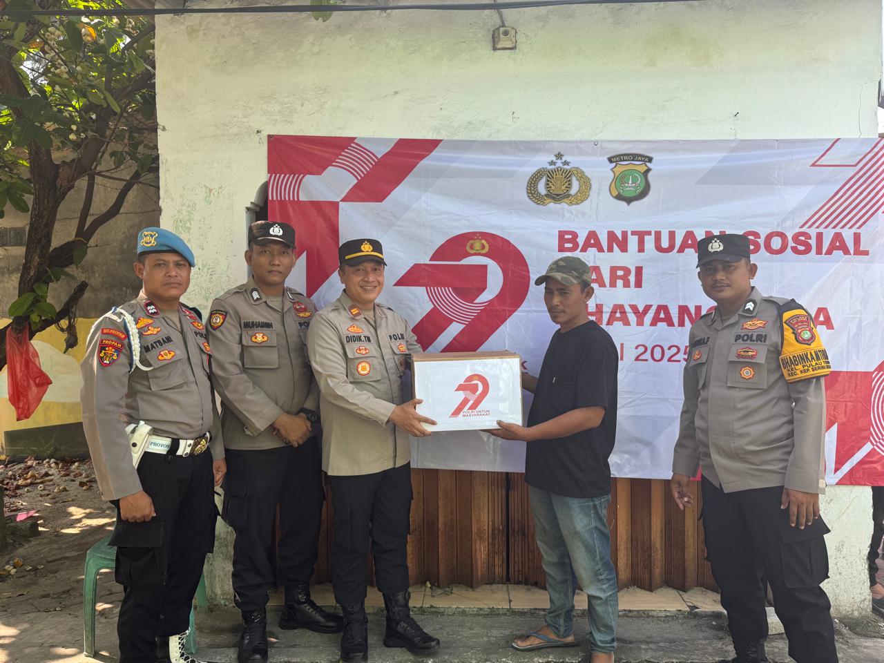 Polsek Kepulauan Seribu Selatan Gelar Bakti Religi dan Baksos di Pulau Tidung, Sambut Hari Bhayangkara ke-79
