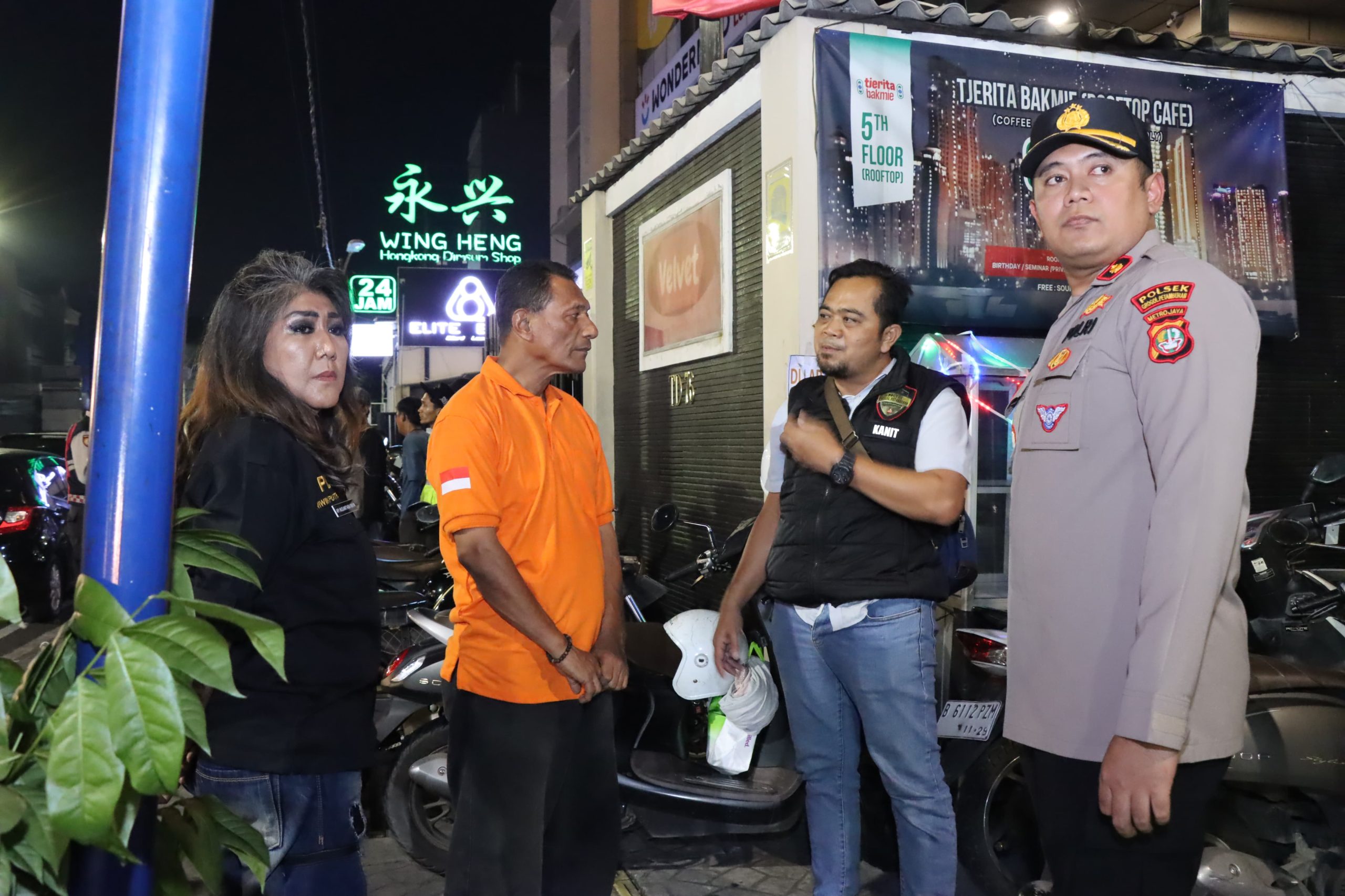 Tarif Parkir Liar Capai Rp 30 Ribu, Polisi dan 3 Pilar Tertibkan Dua Jukir di Grogol Petamburan