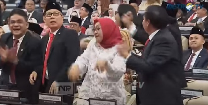 DPR Hidup Mewah, Buruh Upahnya Murah