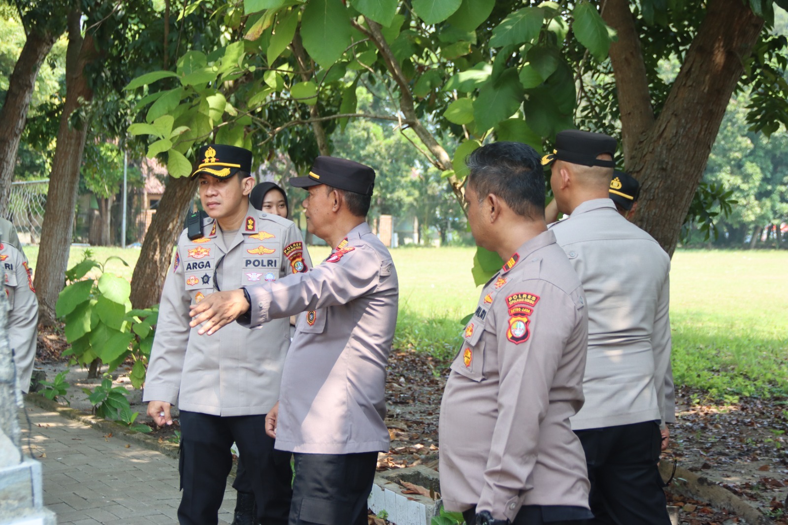 Kapolres Kepulauan Seribu Tanam Jagung di Lahan Produktif, Dukung Ketahanan Pangan Nasional