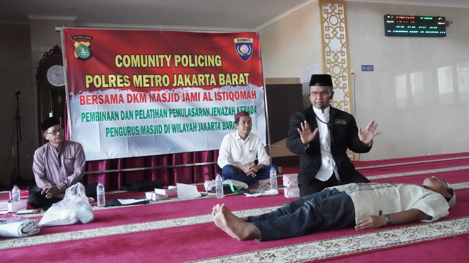 Polisi di Jakarta Barat & DKM Bersinergi, Latih Pengurus Masjid Tangani Pemulasaran Jenazah Secara Syariat
