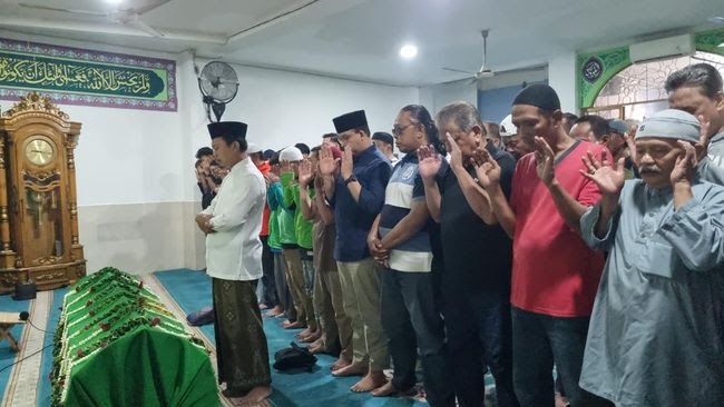 Anies Baswedan Hadiri Pemakaman Pengemudi Ojol Affan Kurniawan