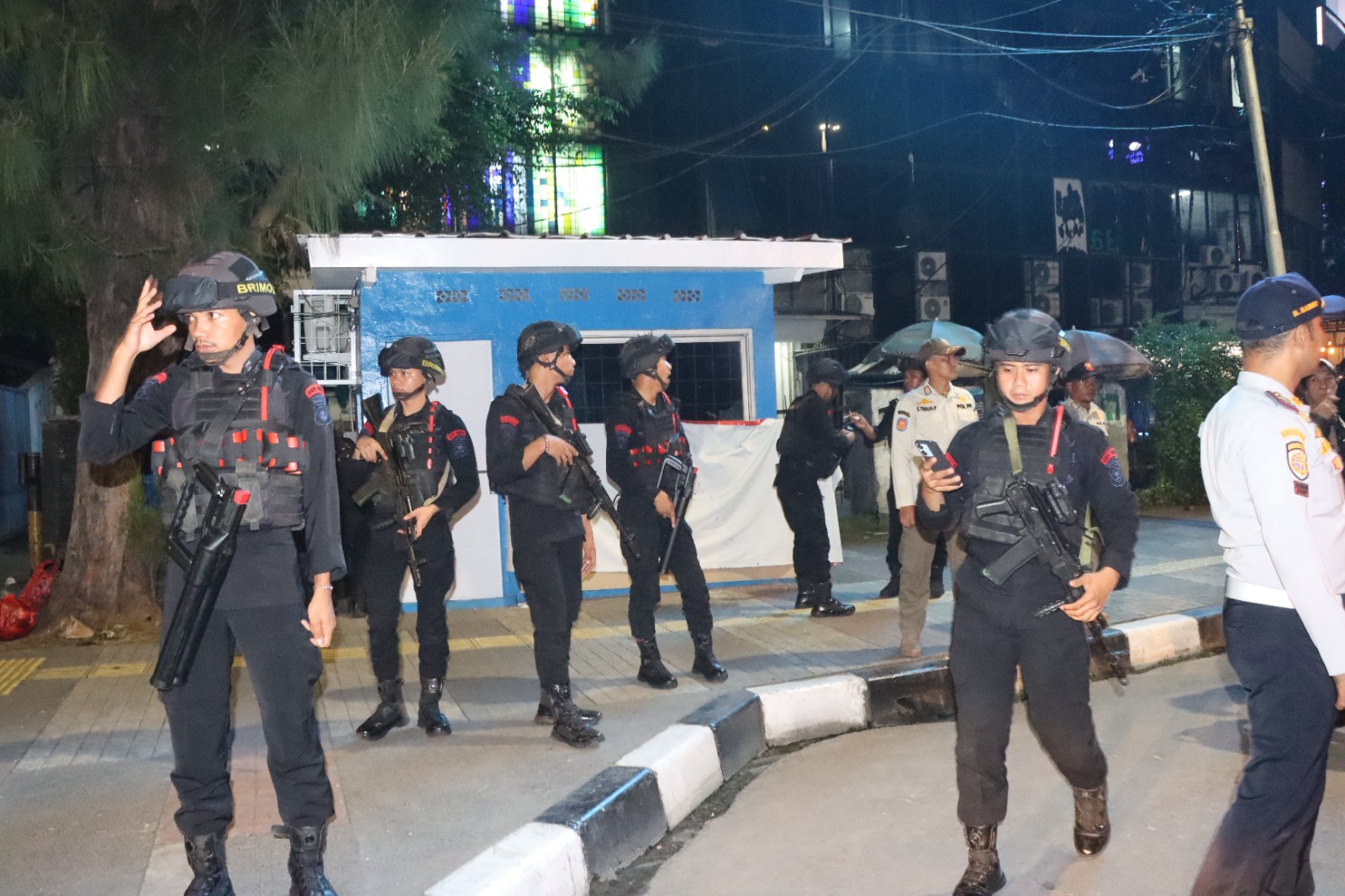 Patroli Skala Besar, 52 Personel Gabungan Pastikan Jakarta Barat Tetap Aman