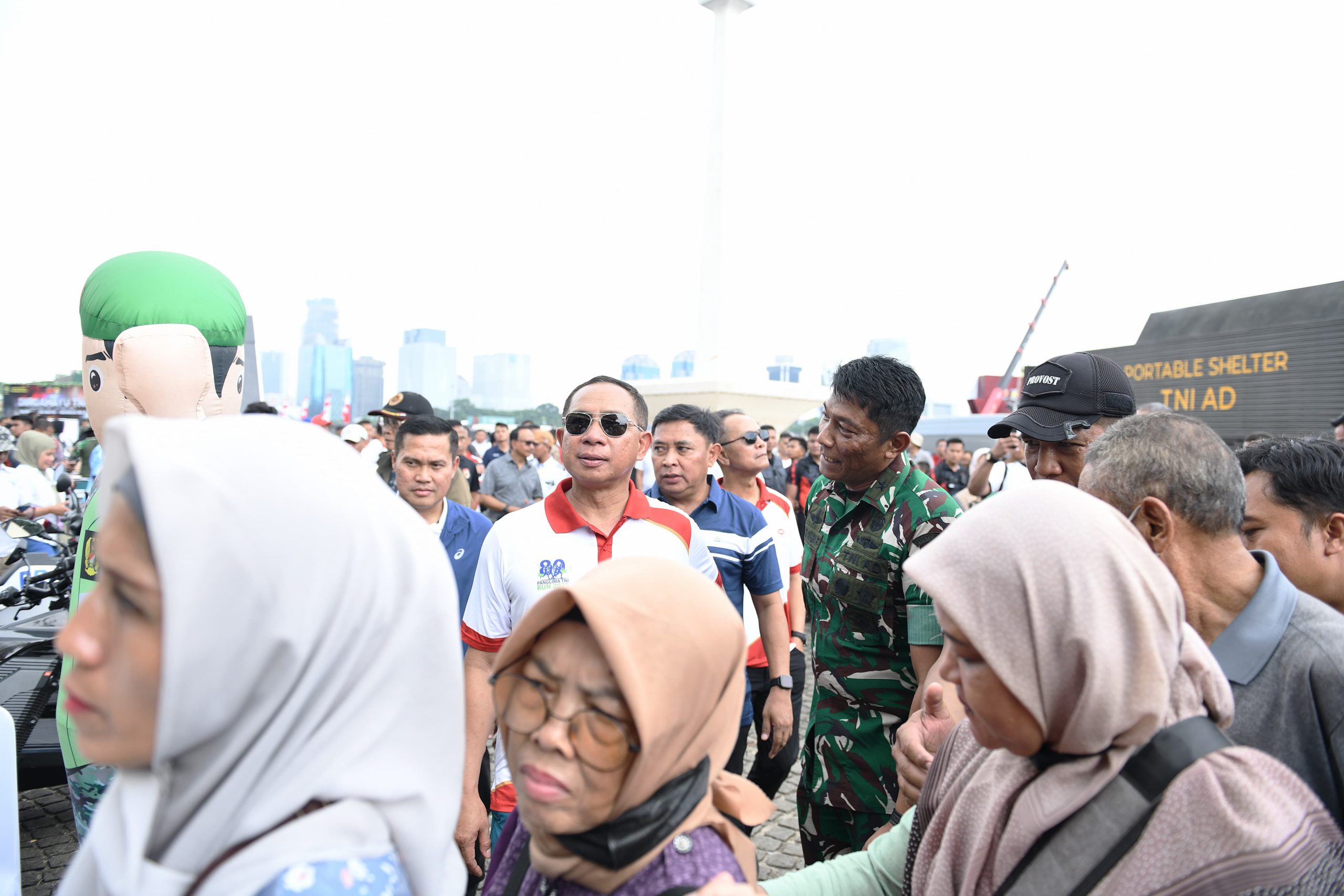 Stan Pusterad Ramai Dikunjungi Masyarakat Hingga Hari Kedua TNI Fair 2025