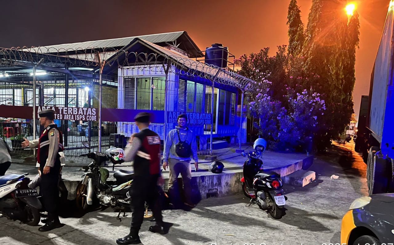 “Satsamapta Polres Pelabuhan Tanjung Priok Gelar Patroli Dialogis Malam Hari Jaga Jakarta, Perkuat Keamanan dan Cegah 3C di Wilayah Pelabuhan”