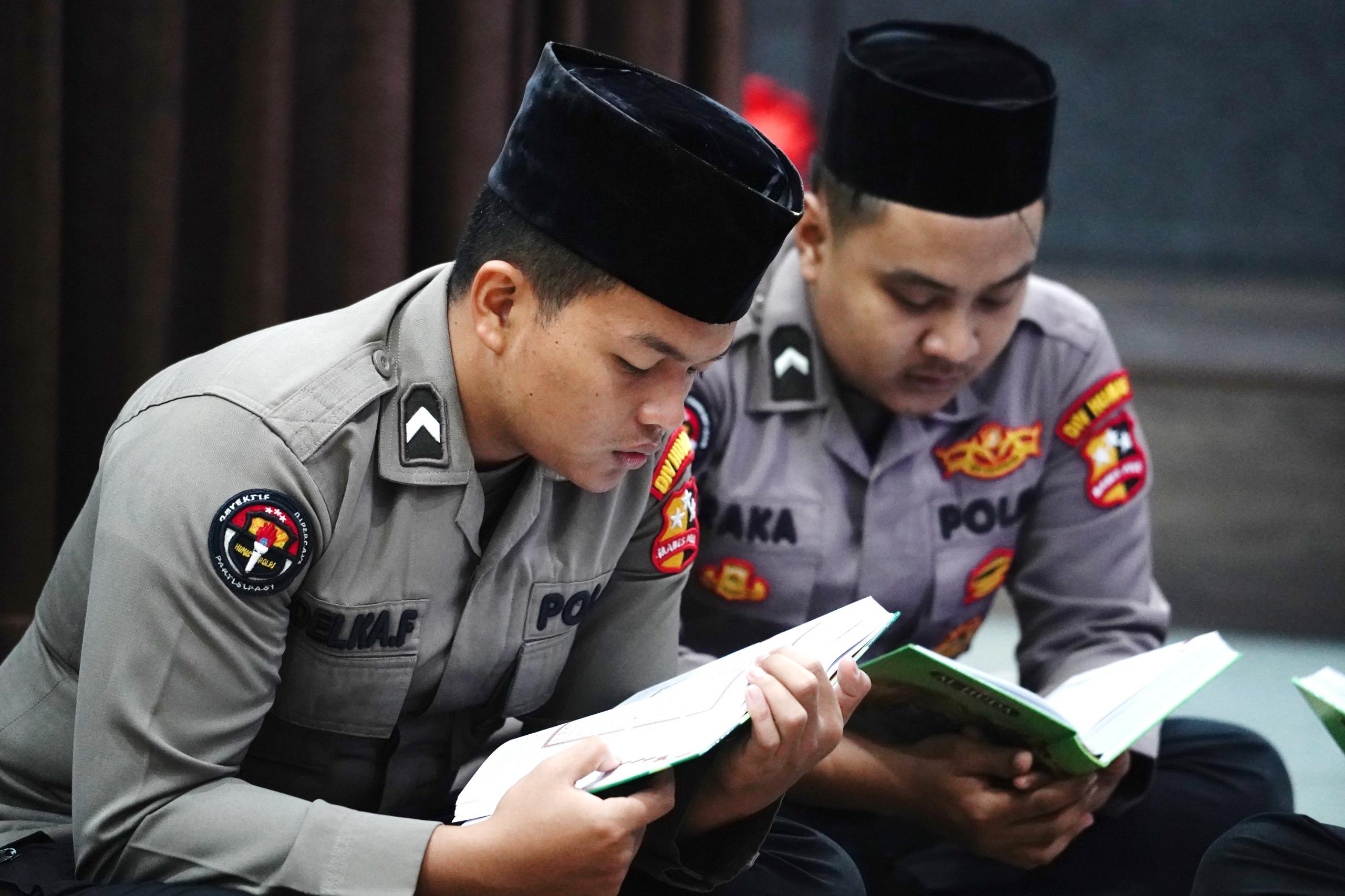 Jumat Berkah, Divhumas Polri Gelar Khataman Al-Qur’an dan Doa Bersama