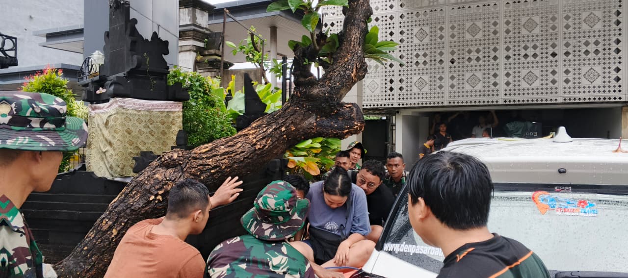 Respons Cepat Kodam IX/Udayana: Evakuasi Korban Banjir Denpasar Bersama Pemerintah Daerah