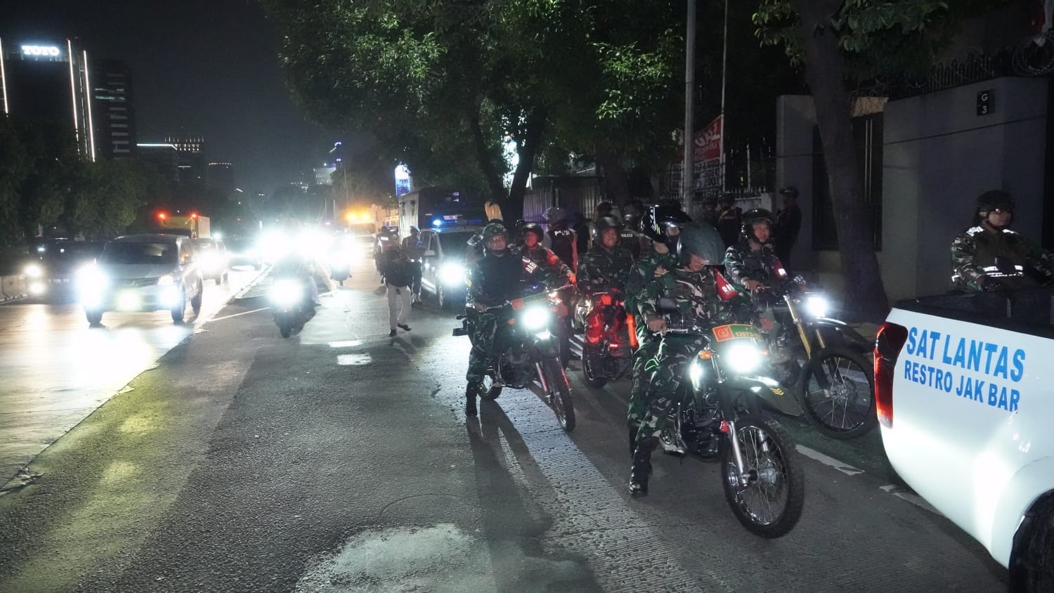 Polres Metro Jakarta Barat Bersama 3 Pilar Gelar Patroli Skala Besar, Hadirkan Rasa Aman Bagi Warga