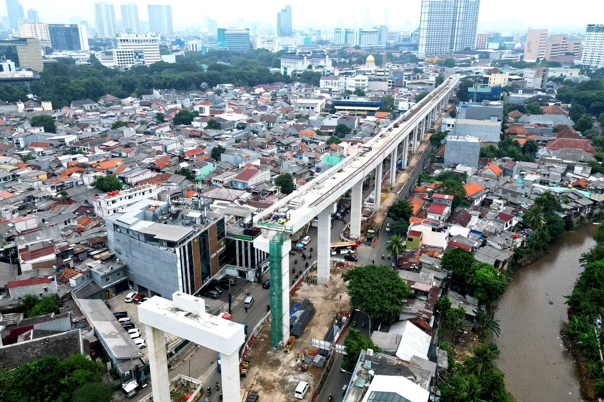 Progres Capai 72 Persen, LRT Fase 1B Didukung Warga Sekitar