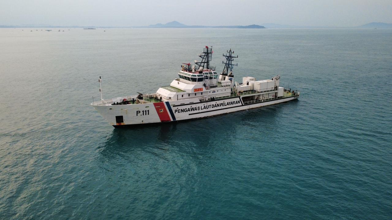KN Trisula-P.111 Perketat Pengawasan Pelayaran dan Penambangan Timah di Perairan Bangka Belitung