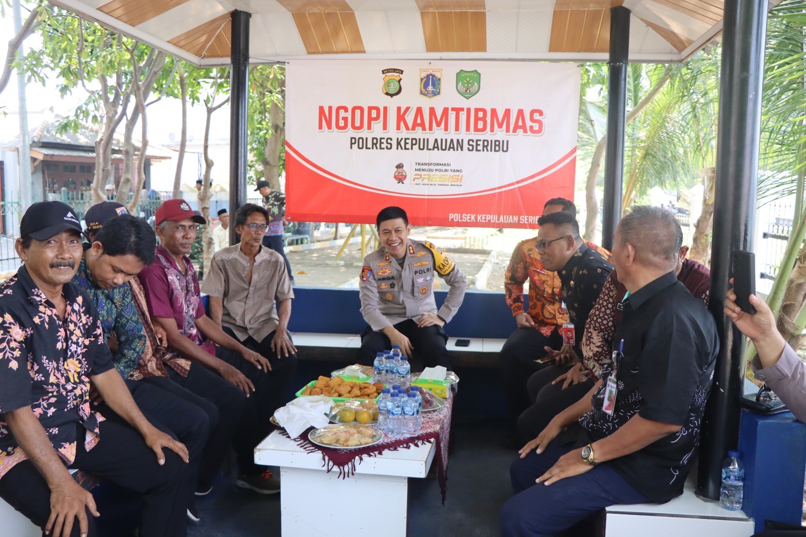 Kapolres Kepulauan Seribu Gelar “Ngopi Kamtibmas” di Pulau Harapan, Ajak Warga Jaga Jakarta dan Galakkan Siskamling