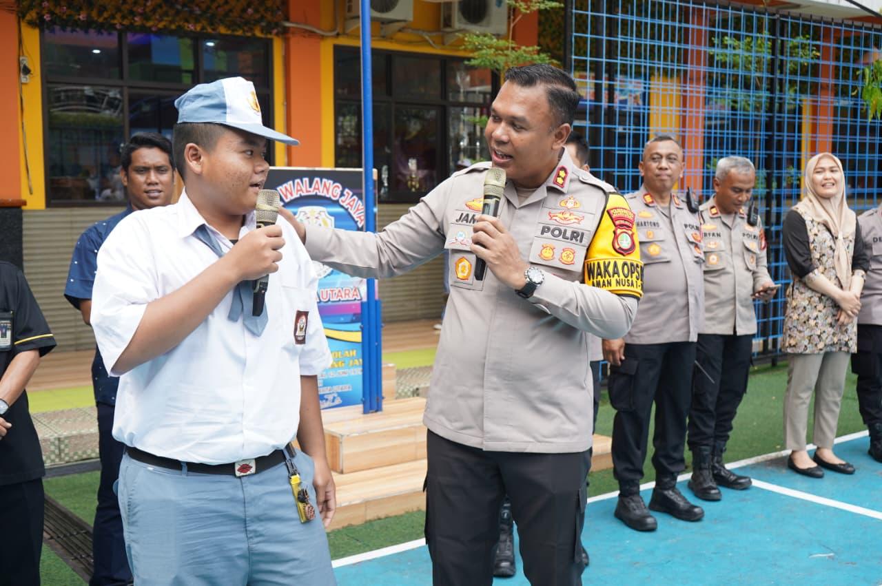 Wakapolres Metro Jakut Ajak Pelajar SMK Walang Jaya Jadi Generasi Tangguh, Jauhi Tawuran dan Narkoba