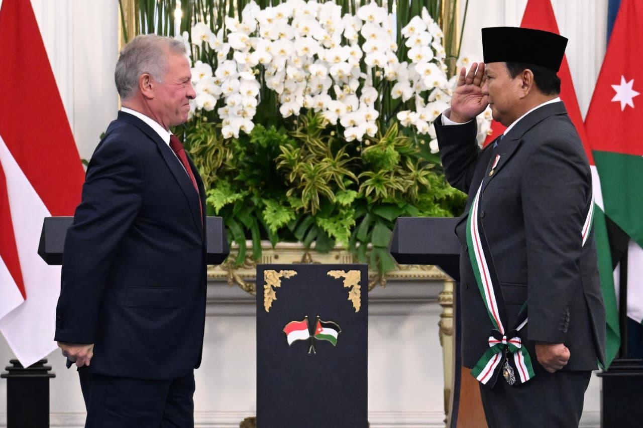 Presiden Prabowo Terima Penghargaan “The Bejewelled Grand Cordon of Al Nahda” dari Raja Yordania