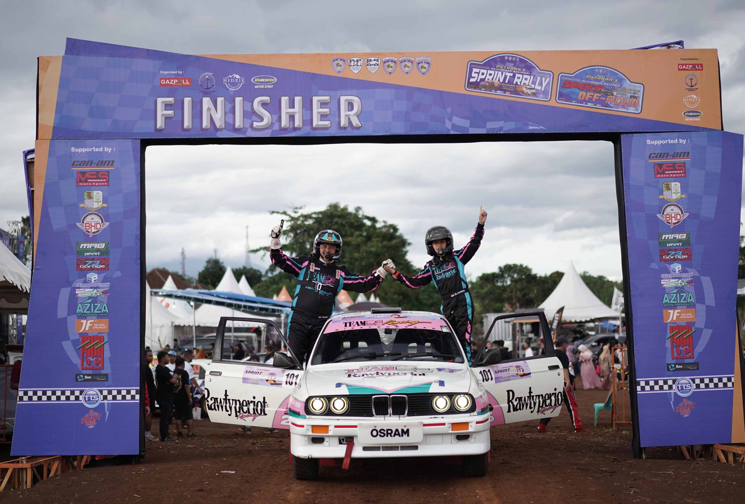  Rifat Sungkar dan El Mayka Sungkar Kembali Menjadi yang Tercepat di Grup R Kejurnas Sprint Rally 2025 Putaran 6