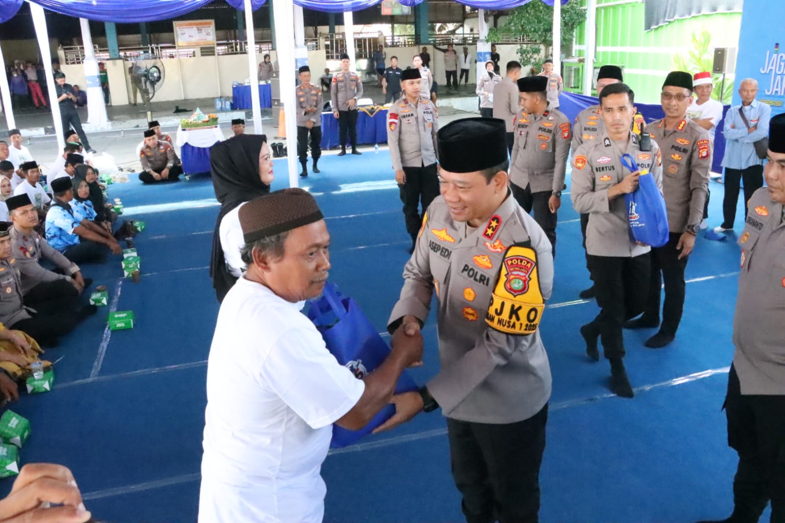 Satpolairud Polda Metro Jaya Gelar Doa Bersama dan Bakti Sosial untuk Korban Bencana di Aceh, Sumut, dan Sumbar pada Peringatan HUT ke-75