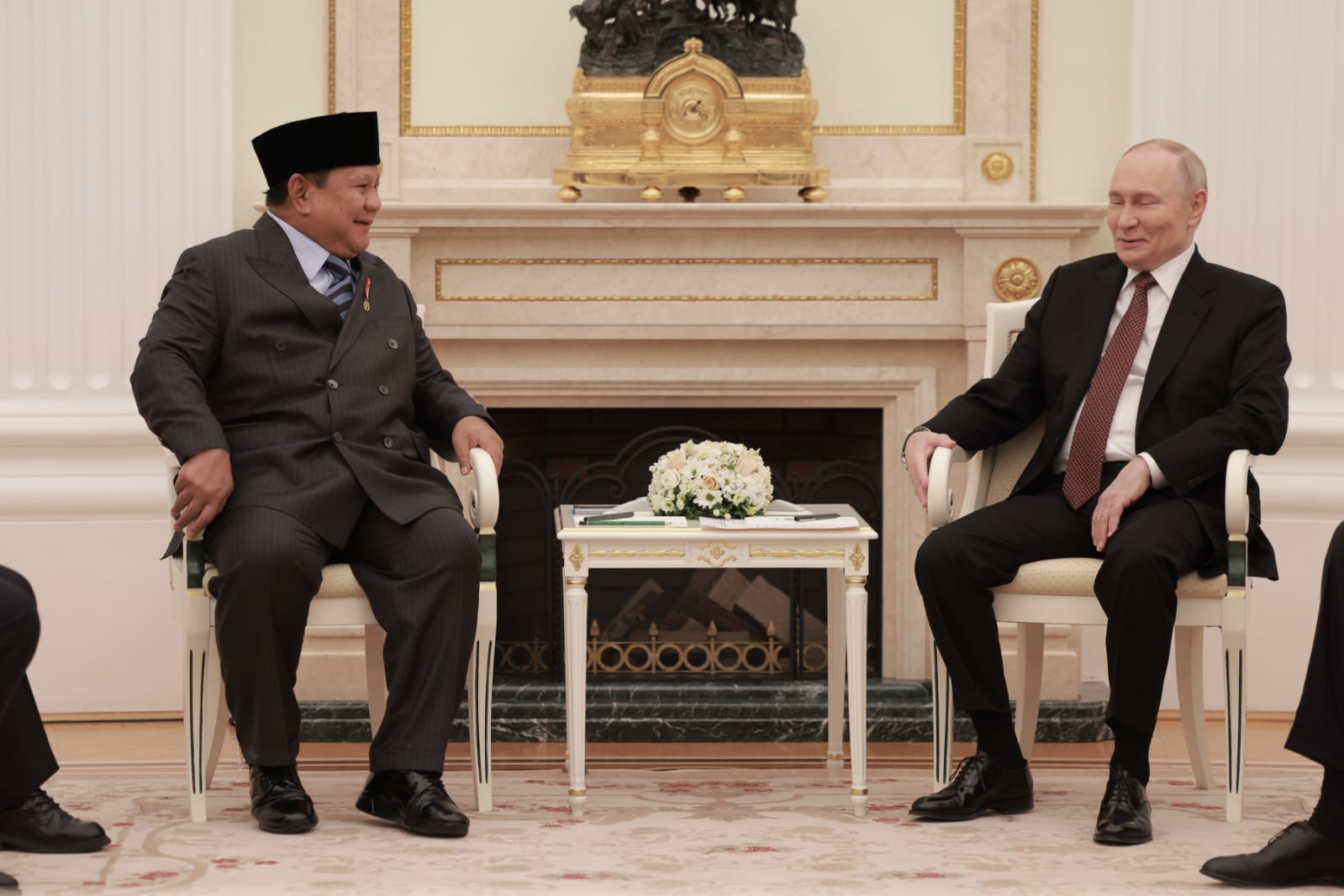 Bertemu Prabowo, Putin Sebut Rusia Siap Bantu Indonesia di Bidang Energi Nuklir