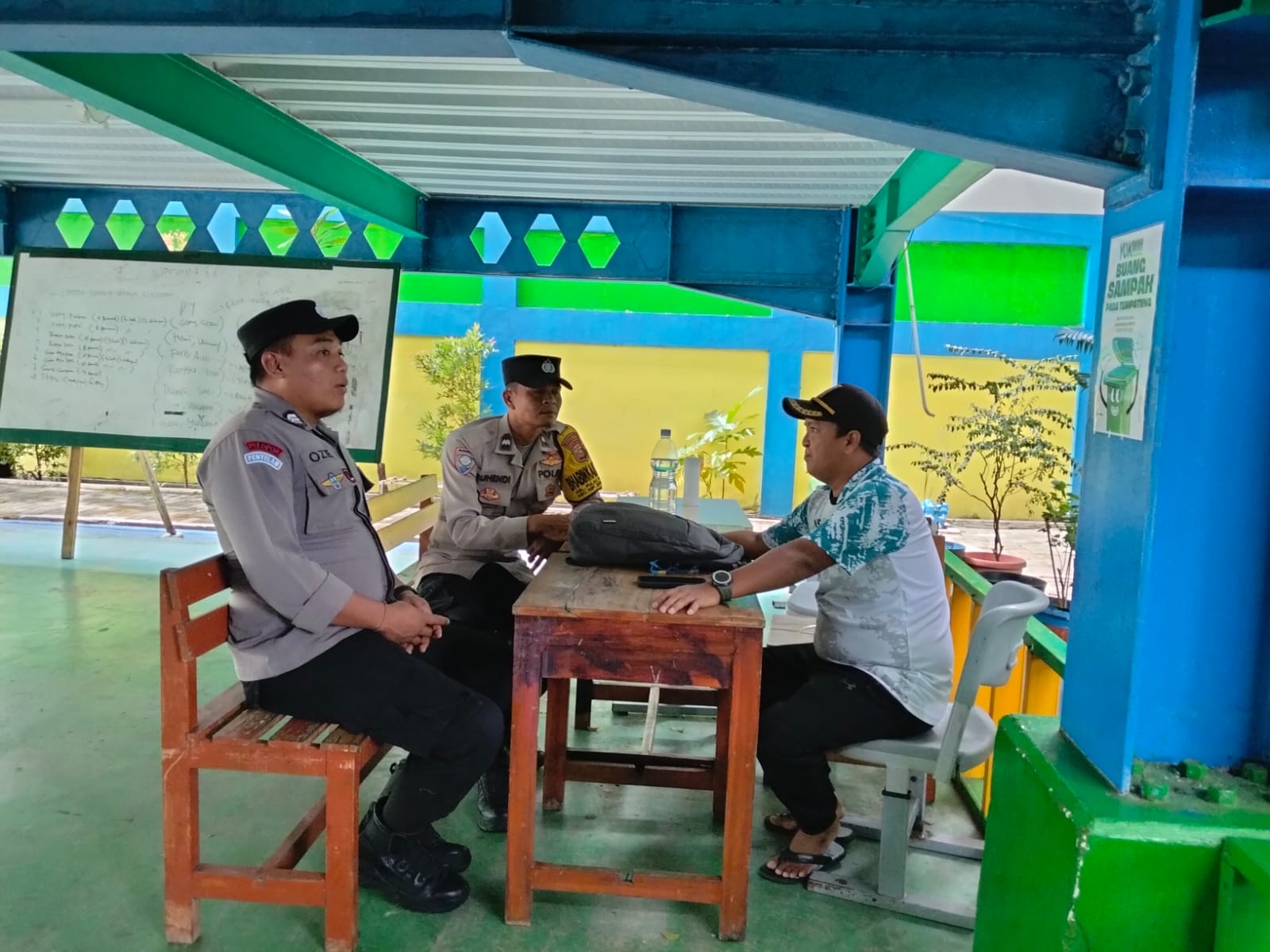 Bhabinkamtibmas Pulau Panggang Sambangi Toga, Tomas, dan Toda, Perkuat Sinergi Jaga Kamtibmas Kepulauan Seribu