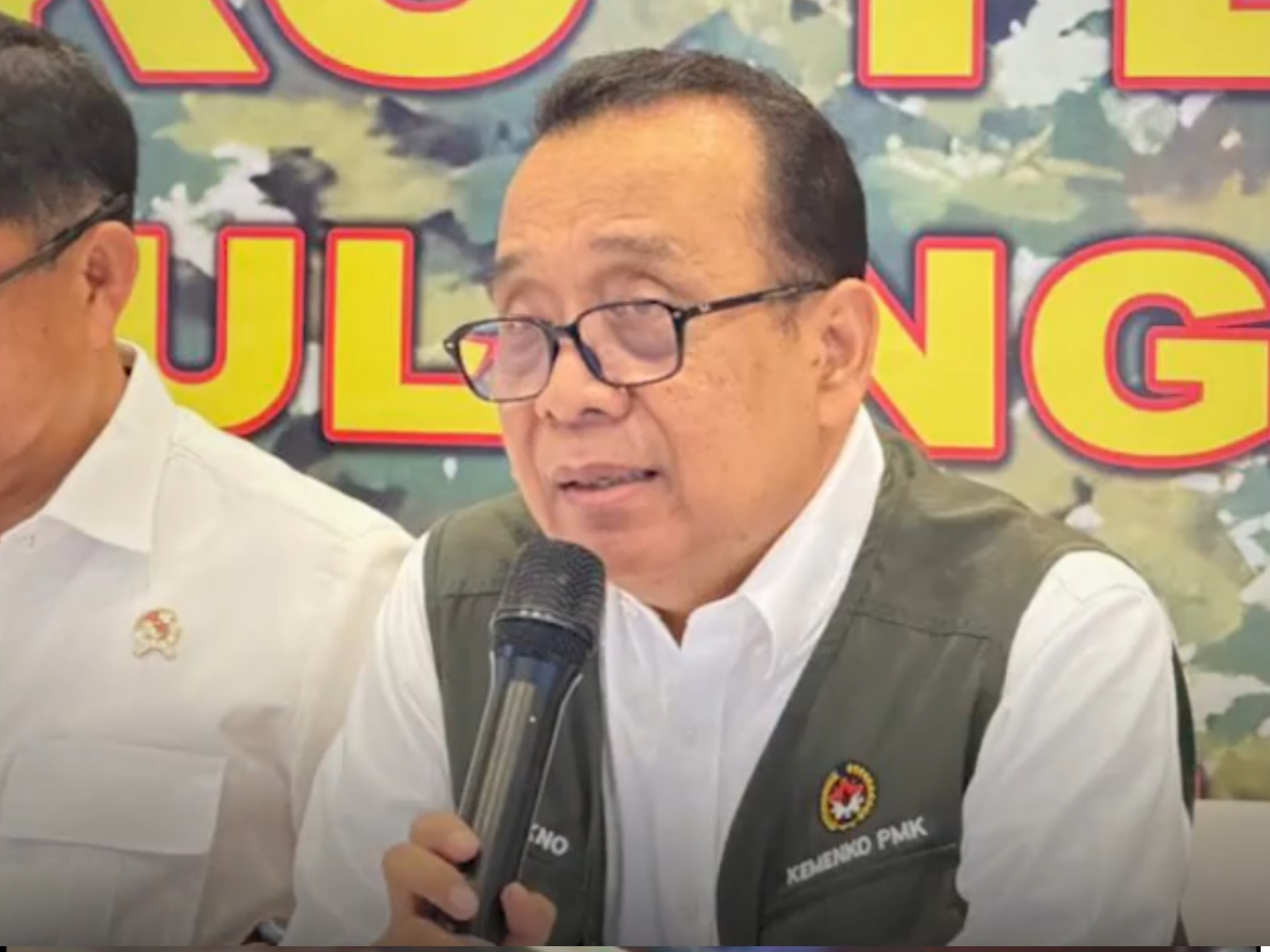 Menko PMK Ingatkan Warga Rayakan Tahun Baru dengan Empati terhadap Korban Bencana