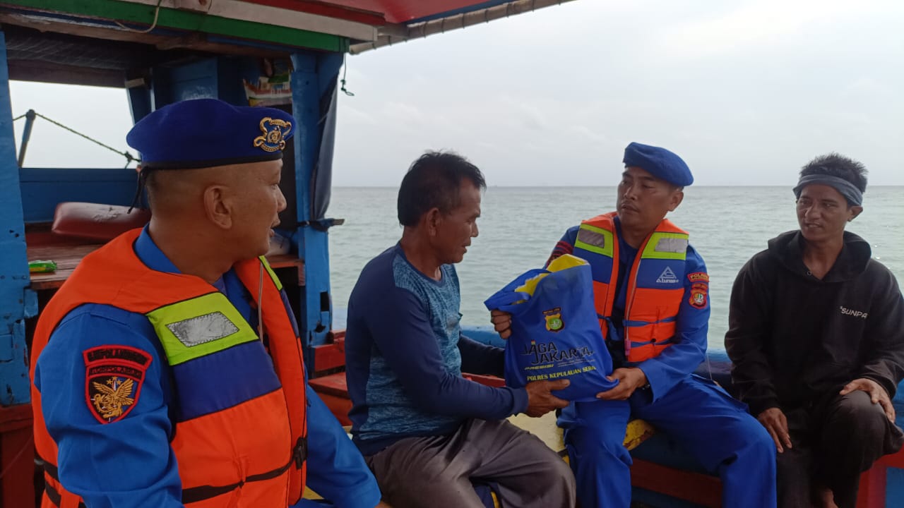 Satpolairud Polres Kepulauan Seribu Gelar Patroli Dialogis Laut, Antisipasi Kejahatan dan Jaga Kamtibmas Perairan