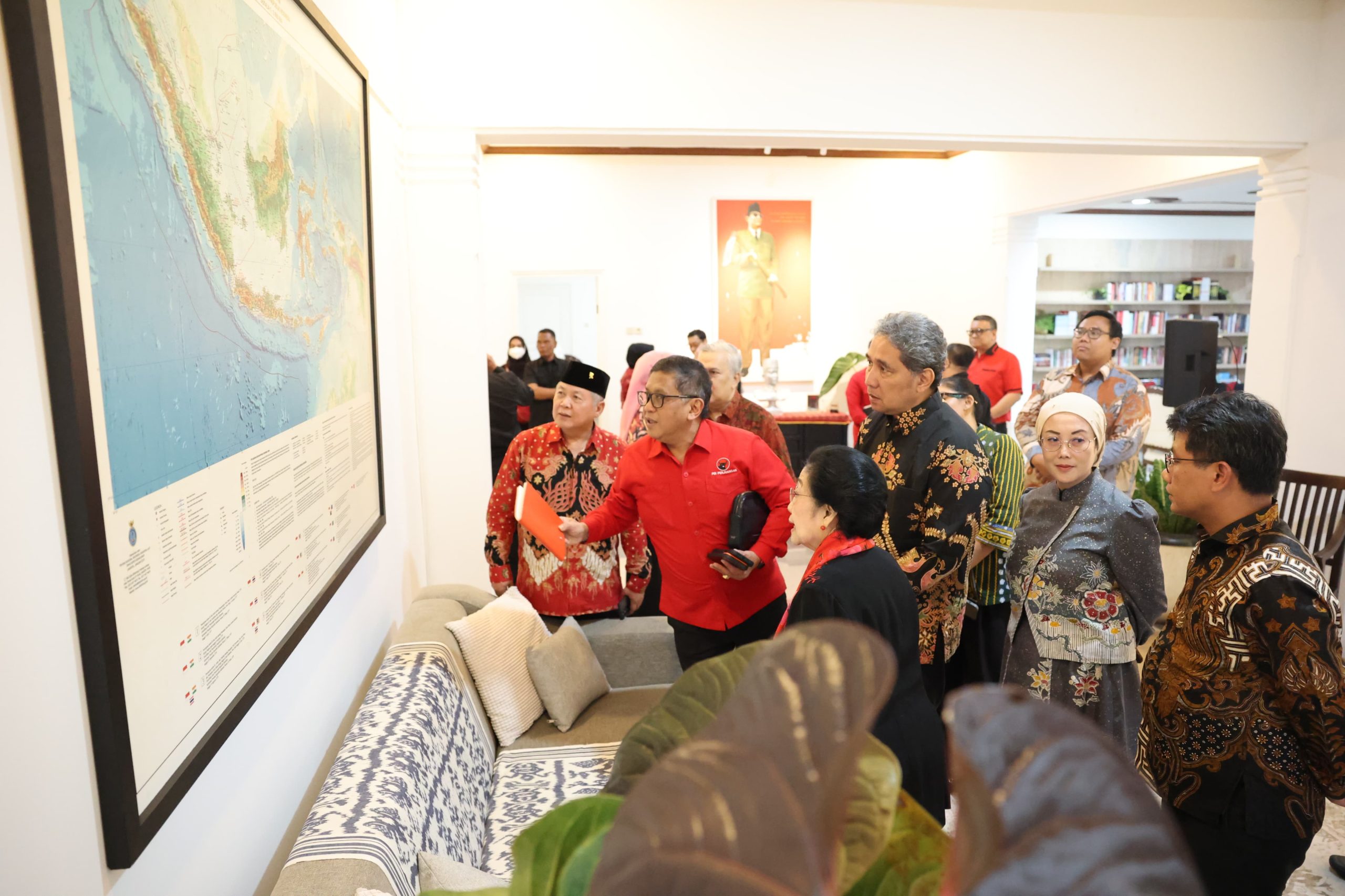 Megawati Kunjungi Kantor Baru Megawati Institute