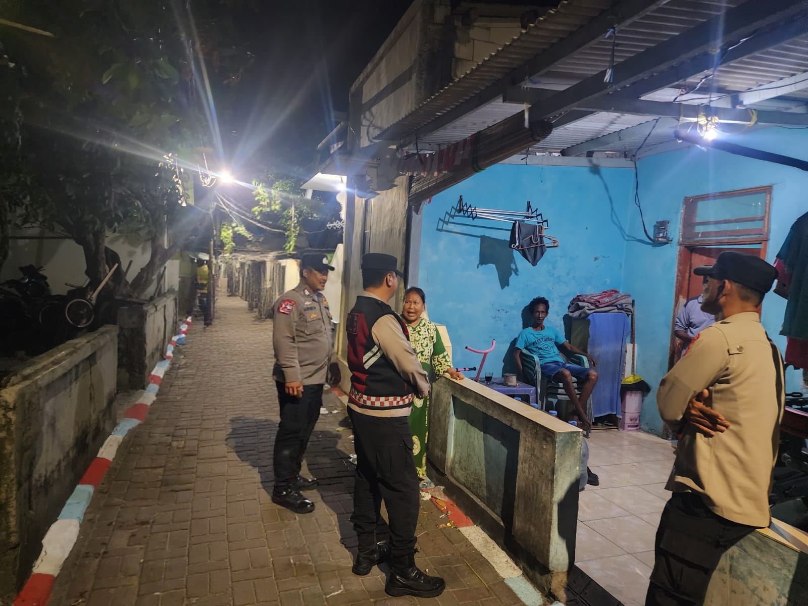 Patroli Malam Gabungan di Kepulauan Seribu Utara, Polisi–TNI Sambangi Warga Perkuat Rasa Aman