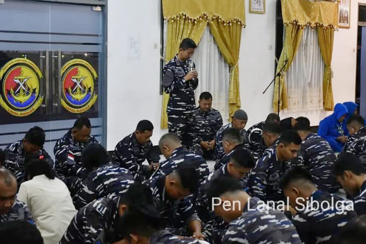 Berkah Ramadan, Keluarga Besar Lanal Sibolga Berbagi Takjil dan Buka Puasa Bersama di Mako Lanal Sibolga