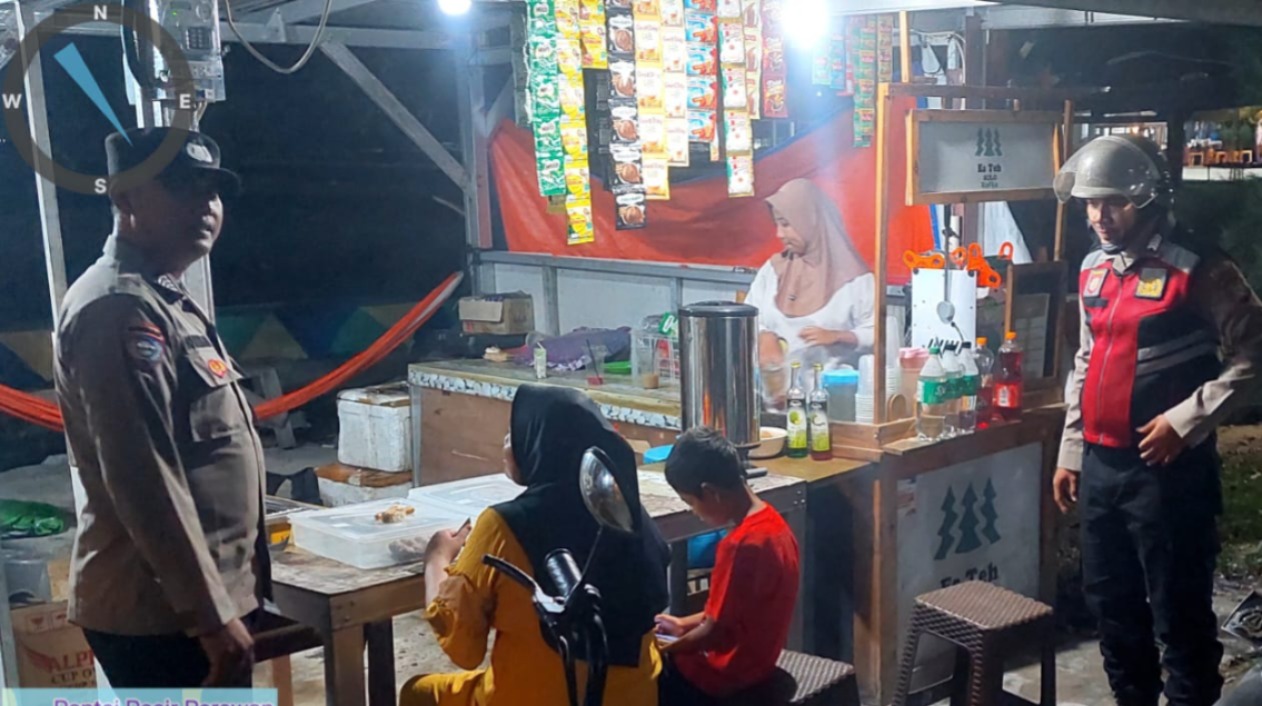 Patroli Malam Gabungan, Polsek Kepulauan Seribu Selatan Gencarkan Sosialisasi Layanan 110 dan Antisipasi Gangguan Kamtibmas