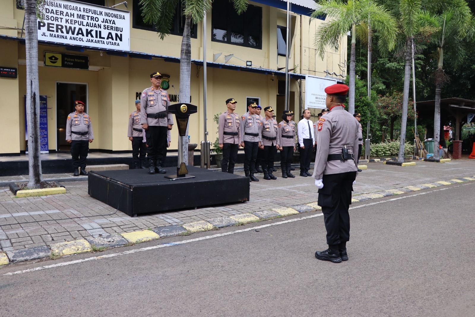 Upacara Hari Kesadaran Nasional, Polres Kepulauan Seribu Tekankan Disiplin dan Kesiapsiagaan Jelang May Day