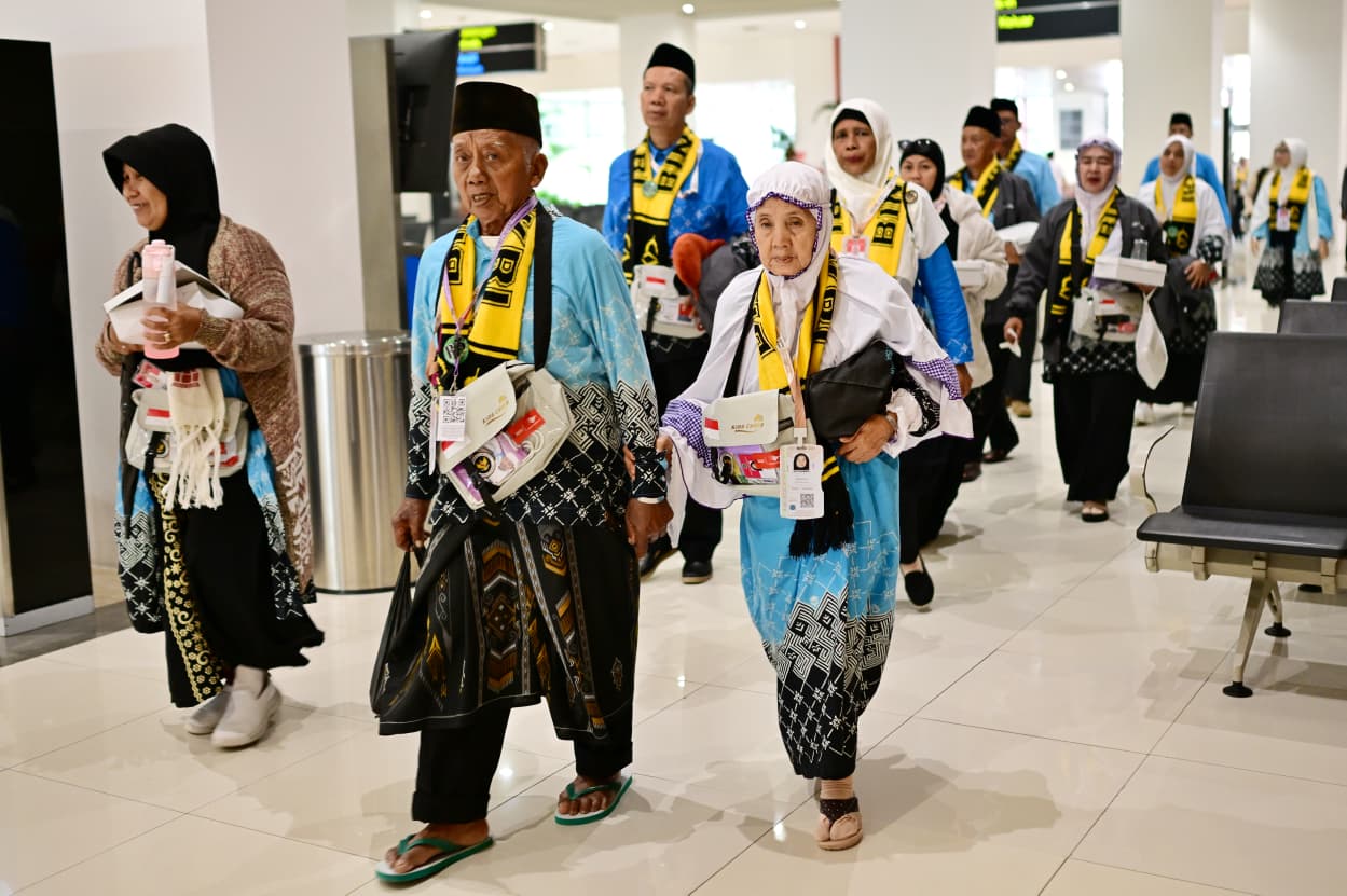 Menhub Lepas Keberangkatan Jemaah Haji Kloter Pertama 2026